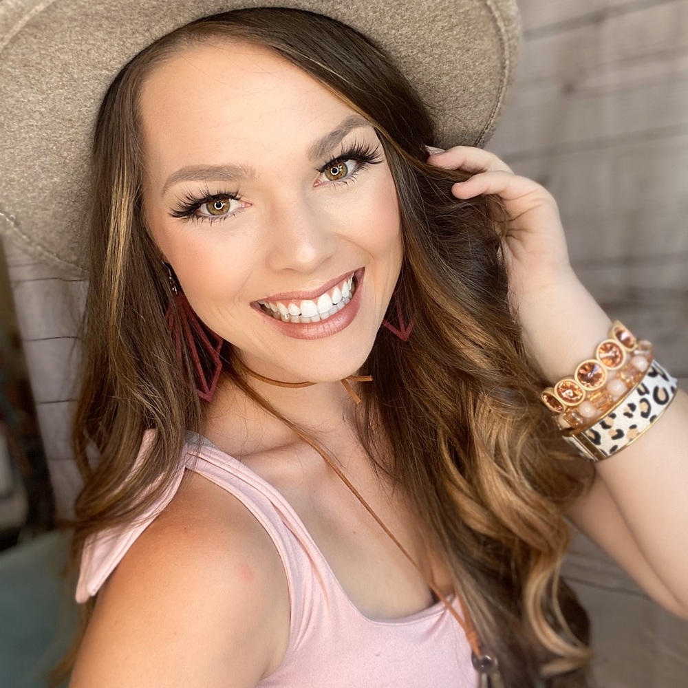 Meet your Posher, Brittaney